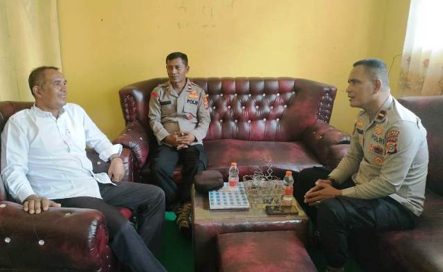 Kapolsek Idi Tunong Sambangi Sekolah, Sampaikan Pesan Kamtibmas Lewat Saweu Sikula